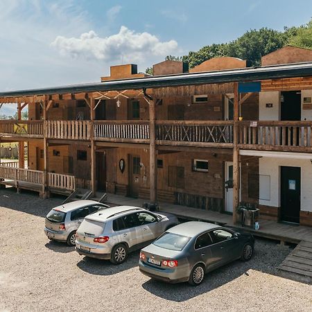 Ranch 13 - Western A Kone Nemsova Exterior photo