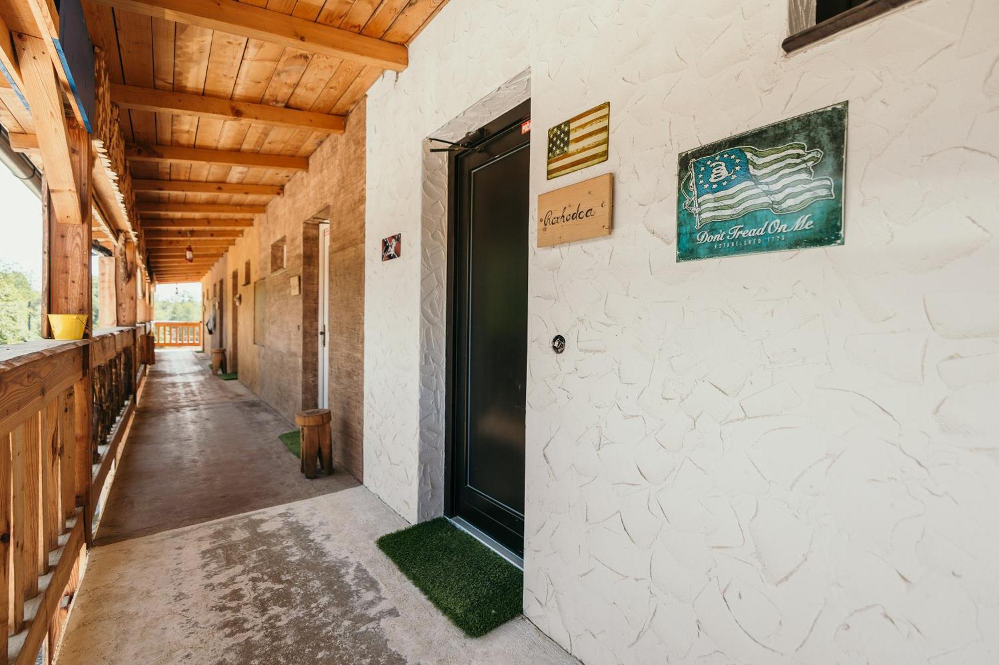 Ranch 13 - Western A Kone Nemsova Room photo